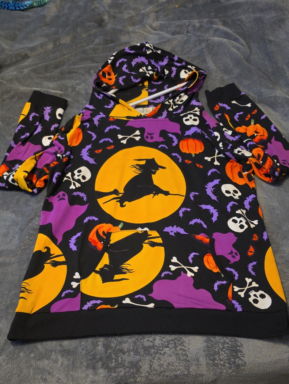 🎃 Halloween Hoodie L-XL Witches Pumpkins Bones Bats Ghosts